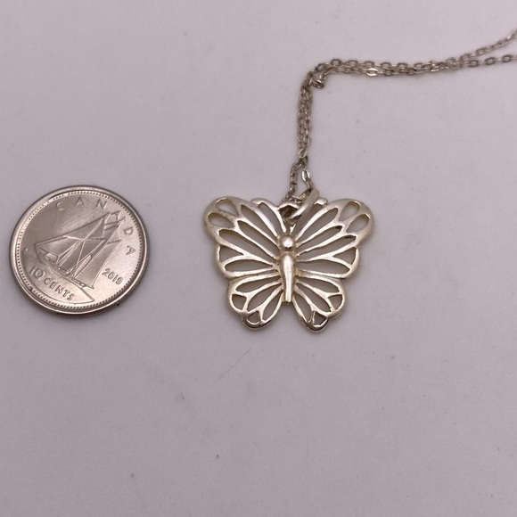 Sterling chain butterfly pendant - Picture 3 of 4